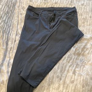 Lululemon size 38. Lightweight, super comfortable pants.
